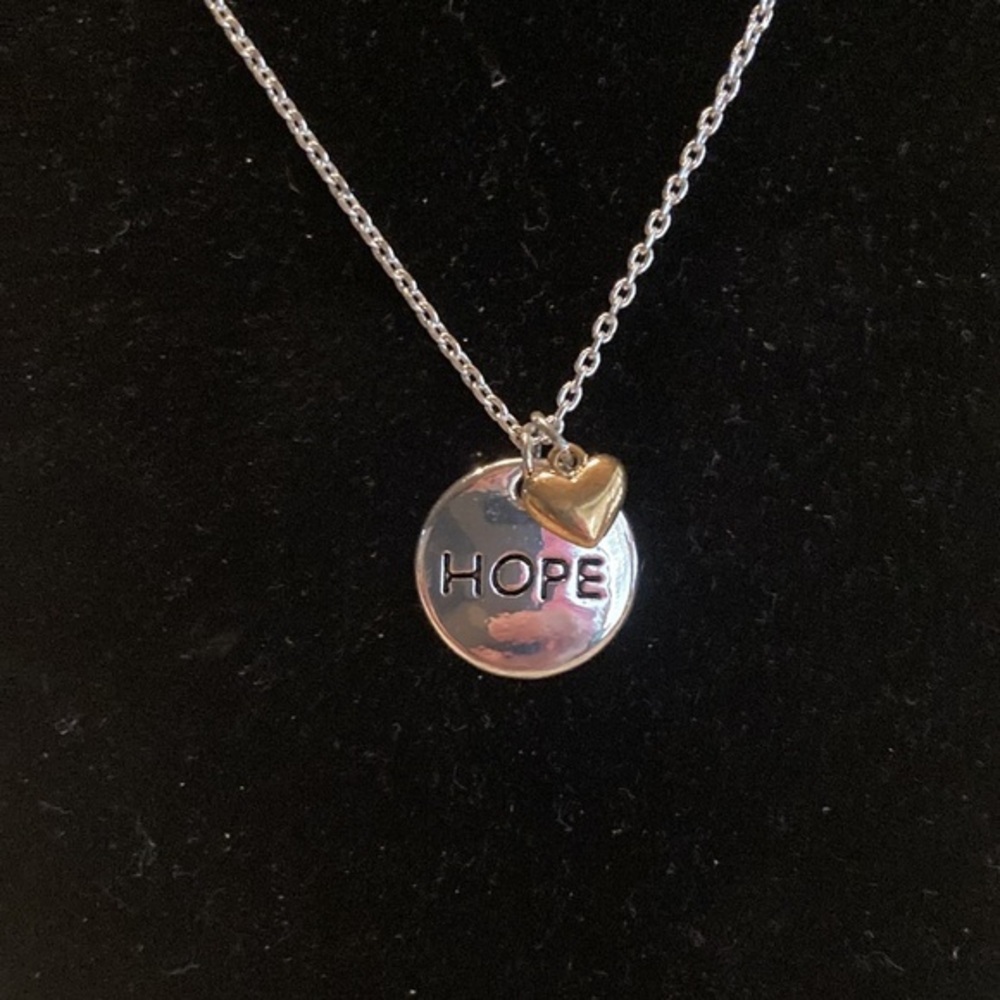 🌸NIB AVON Have Hope/Espoir Necklace